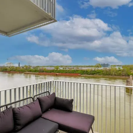 Holiday home Downtown Modern 1 Mi To Broadway, Park Free *