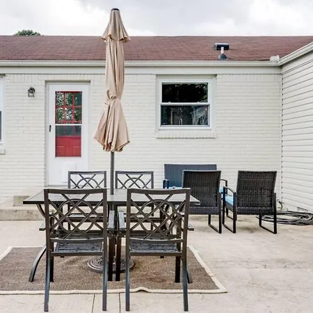 Oasis Of Nashville, With A Pool And Hot Tub ! Nashville