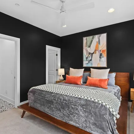 Two Adjacent Homes By 12 South And Belmont That Sleeps 24 * Nashville