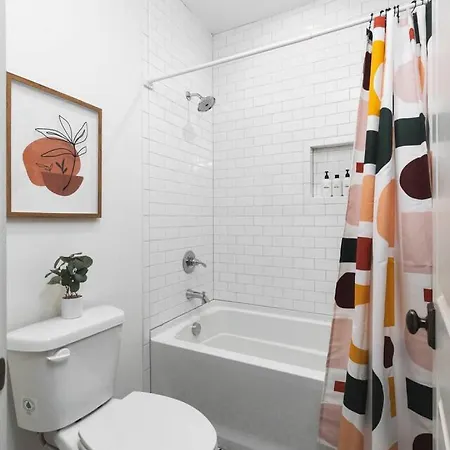 Holiday home Two Adjacent Homes By 12 South And Belmont That Sleeps 24
