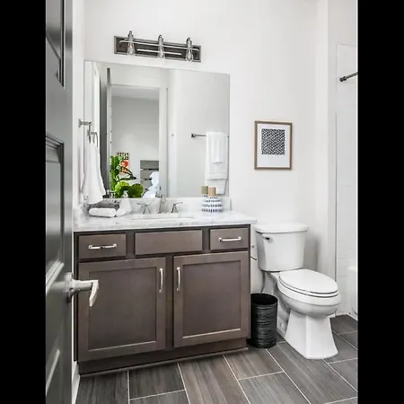 3 Story Townhome In East * Nashville