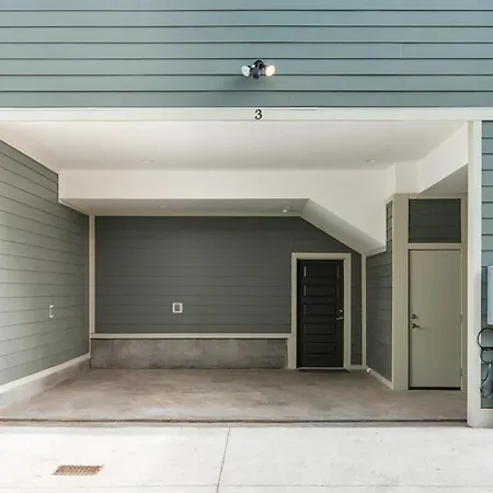 3 Story Townhome In East Nashville