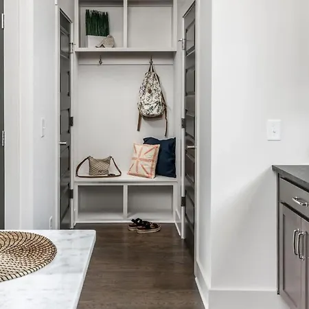 Holiday home 3 Story Townhome In East