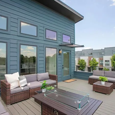 4 Bdr For 12 W Rooftop Deck & Firepit Holiday home Nashville