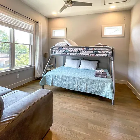 Holiday home Dual - 1 Mile From Dt Nash & Farmers Market
