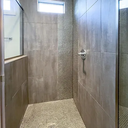 Holiday home Dual - 1 Mile From Dt Nash & Farmers Market *