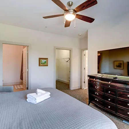 Quiet - Prime Locale Within Mins To Dt