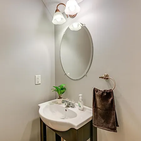 13 Mi To Dtwn: Gem Near Golf & Fishing Nashville