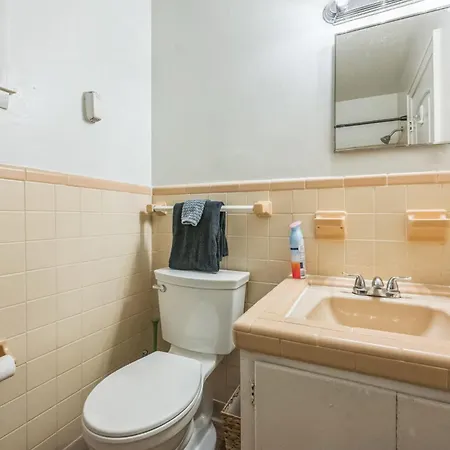 Cozy For 2 Highly Walkable - Close To Dt Apartment Nashville