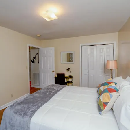 Delightful Duplex - Steps Away From Tsu