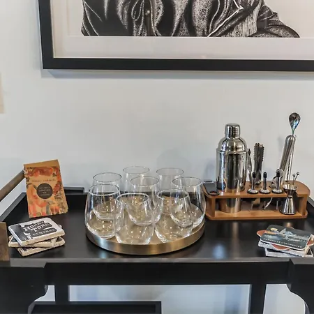 1 Bdr Loft Near The Parthenon Holiday home *