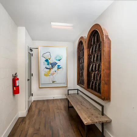 Charming Historic Loft Near Centennial Park Holiday home Nashville