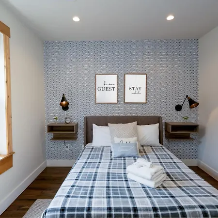 Charming Historic Loft Near Centennial Park Holiday home Nashville