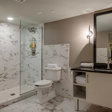Apartment Retreat For 4 Near Dt Walk To Broadway