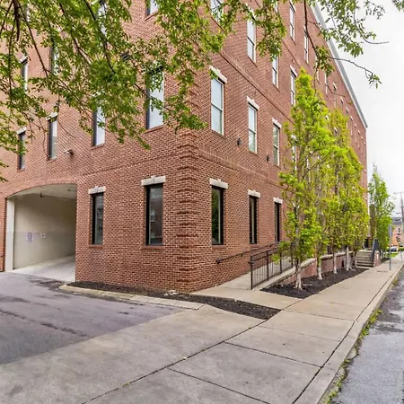 Centennial Park Near Broadway Sleeps 4