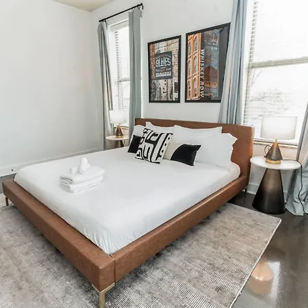 Modern Loft Near West End Holiday home