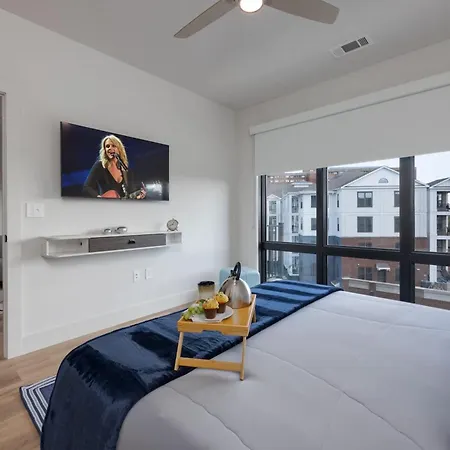 West End Getaway For 5 With Pool Holiday home