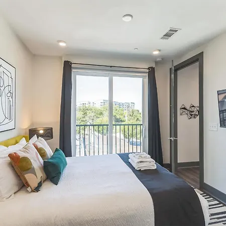 Gorgeous For 8 With Rooftop & Gym Near Dt *
