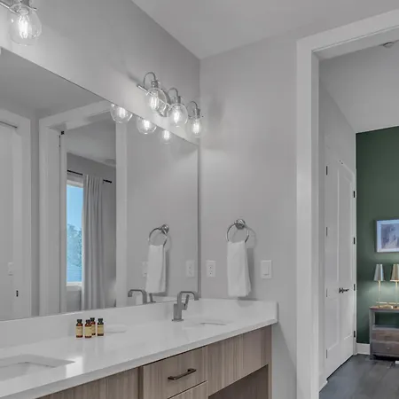 Apartment Oasis On 2nd #202 *