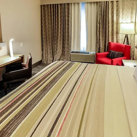 Country & By Radisson Airport Tn