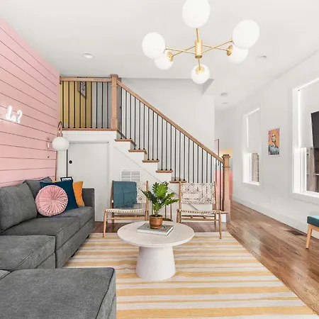 The Dolly House 8br Sleeps 24 5min To Dt Holiday home Nashville