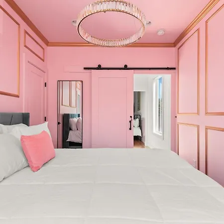 The Dolly House 8br Sleeps 24 5min To Dt