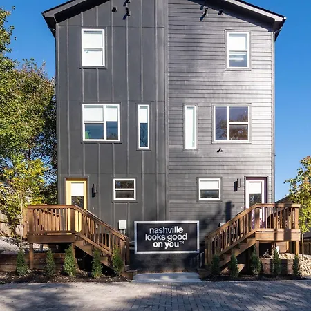 The Dolly House 8br Sleeps 24 5min To Dt Holiday home Nashville