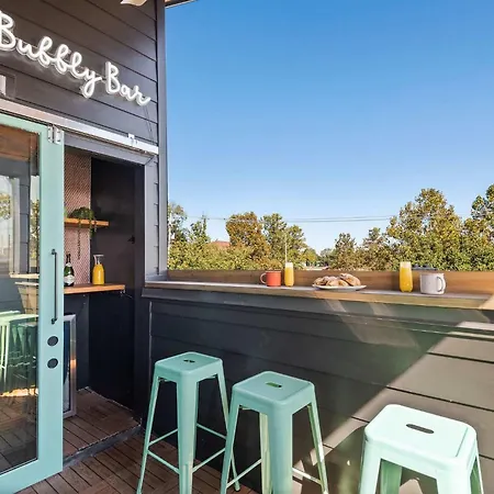 Holiday home The Jolene Bubbly Bar With Views 5min To Dt *