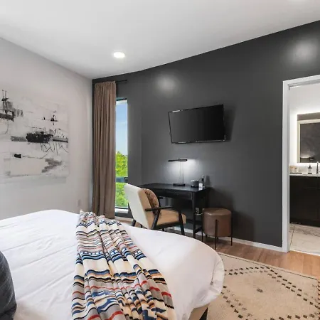 Riverview With Garage And Balcony And Walk Downtown Holiday home