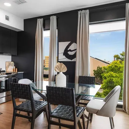 Riverview With Garage And Balcony And Walk Downtown Holiday home