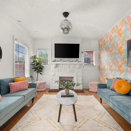 The Dolly House On Music Row - 4br - Sleeps 12 * Nashville