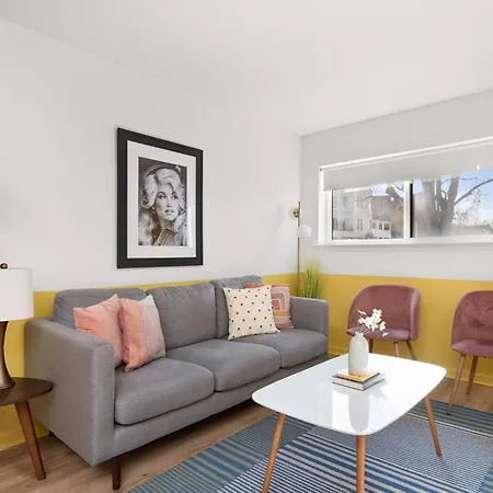 Apartment Dolly On Music Row Sleeps 12 *