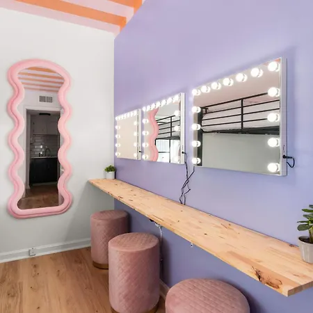 Dolly On Music Row Sleeps 12 Apartment