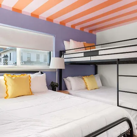 Dolly On Music Row Sleeps 12 Apartment