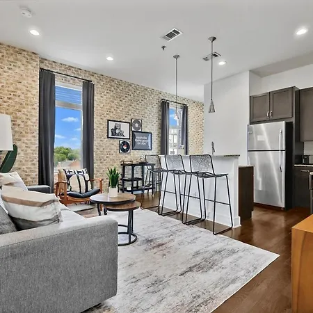 Stylish Midtown Near Vanderbilt & Parthenon Apartment