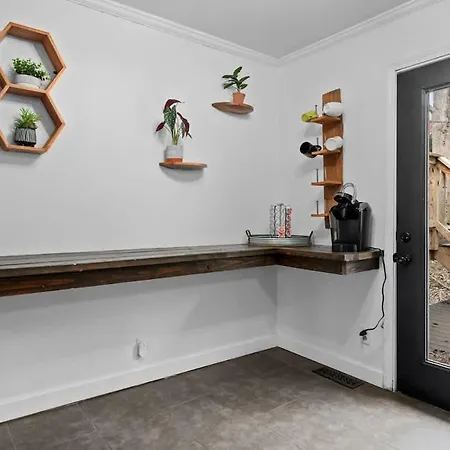 Game And Bunks Sleeps 12 Near Downtown Holiday home