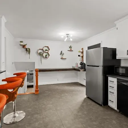 Game And Bunks Sleeps 12 Near Downtown Holiday home