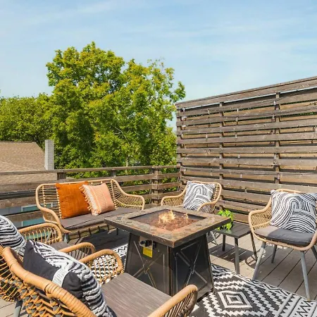 Rooftop Patio With Parking Walk To Belmont And 12 South Nashville