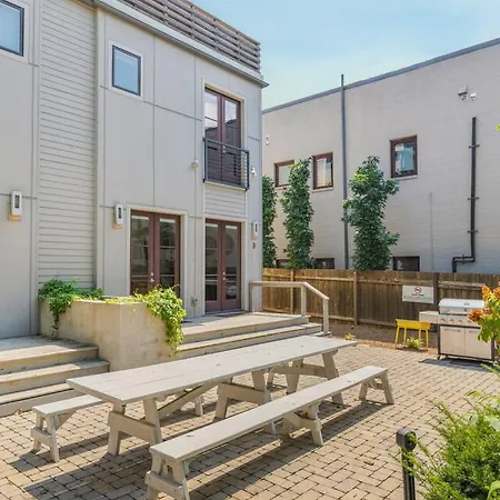 Holiday home Rooftop Patio With Parking Walk To Belmont And 12 South Nashville