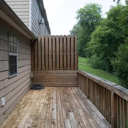 Apartment 2 Units, Sleeps 16, Mins To Downtown - Airport Nashville