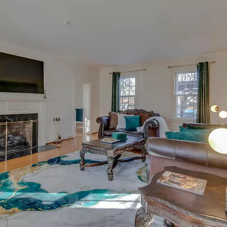 Villa Charmed Manor-5 Mi To Dt, Opry & Airport, Beautiful Antique Estate, Sleeps 12