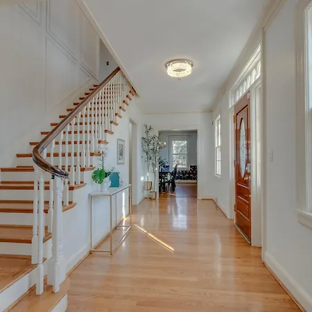 Villa Charmed Manor-5 Mi To Dt, Opry & Airport, Beautiful Antique Estate, Sleeps 12 *