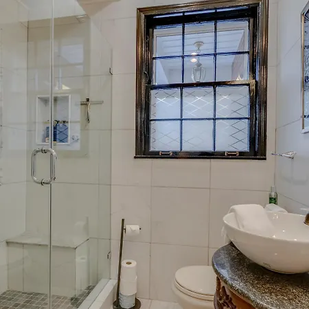 Charmed Manor-5 Mi To Dt, Opry & Airport, Beautiful Antique Estate, Sleeps 12 *
