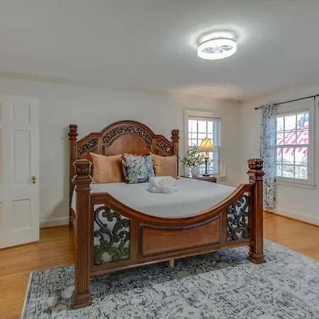 Villa Charmed Manor-5 Mi To Dt, Opry & Airport, Beautiful Antique Estate, Sleeps 12 *