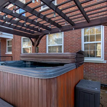 Charmed Manor-5 Mi To Dt, Opry & Airport, Beautiful Antique Estate, Sleeps 12 Nashville