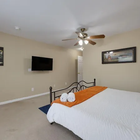 Holiday home Relaxing 3br Retreat 15 Minutes To Broadway *