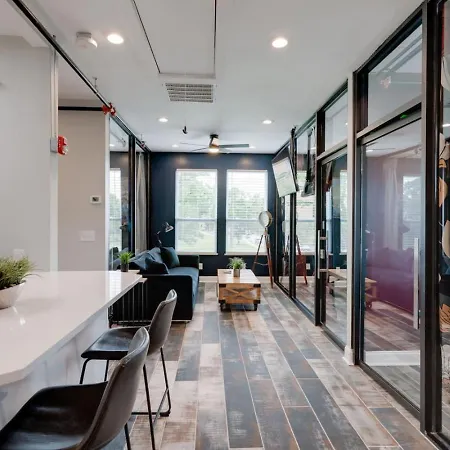 Modern Getaway Near Vandy * Nashville