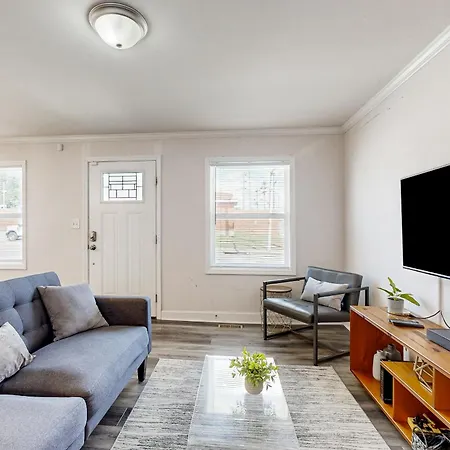 Capitol Hill Retreat C