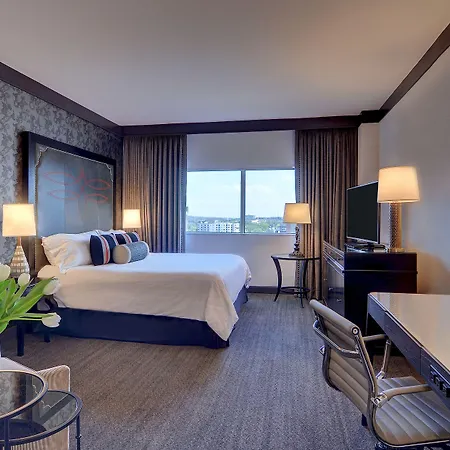 Loews At Vanderbilt Plaza 4*