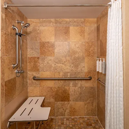 Hotel Hampton / Vanderbilt 3*